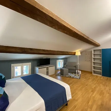 In Borgo - Holiday Group Apartment Livorno